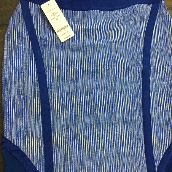 BEBE. Blue and white two piece bodycon skirt & top - Picture 5 of 8